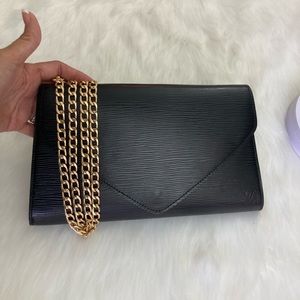 Auth Louis Vuitton Epi Clutch